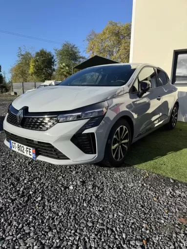 Location d'une citadine à Tarbes, à petit prix, livraison possible en gare de Tarbes, Tarbes, A.D Location